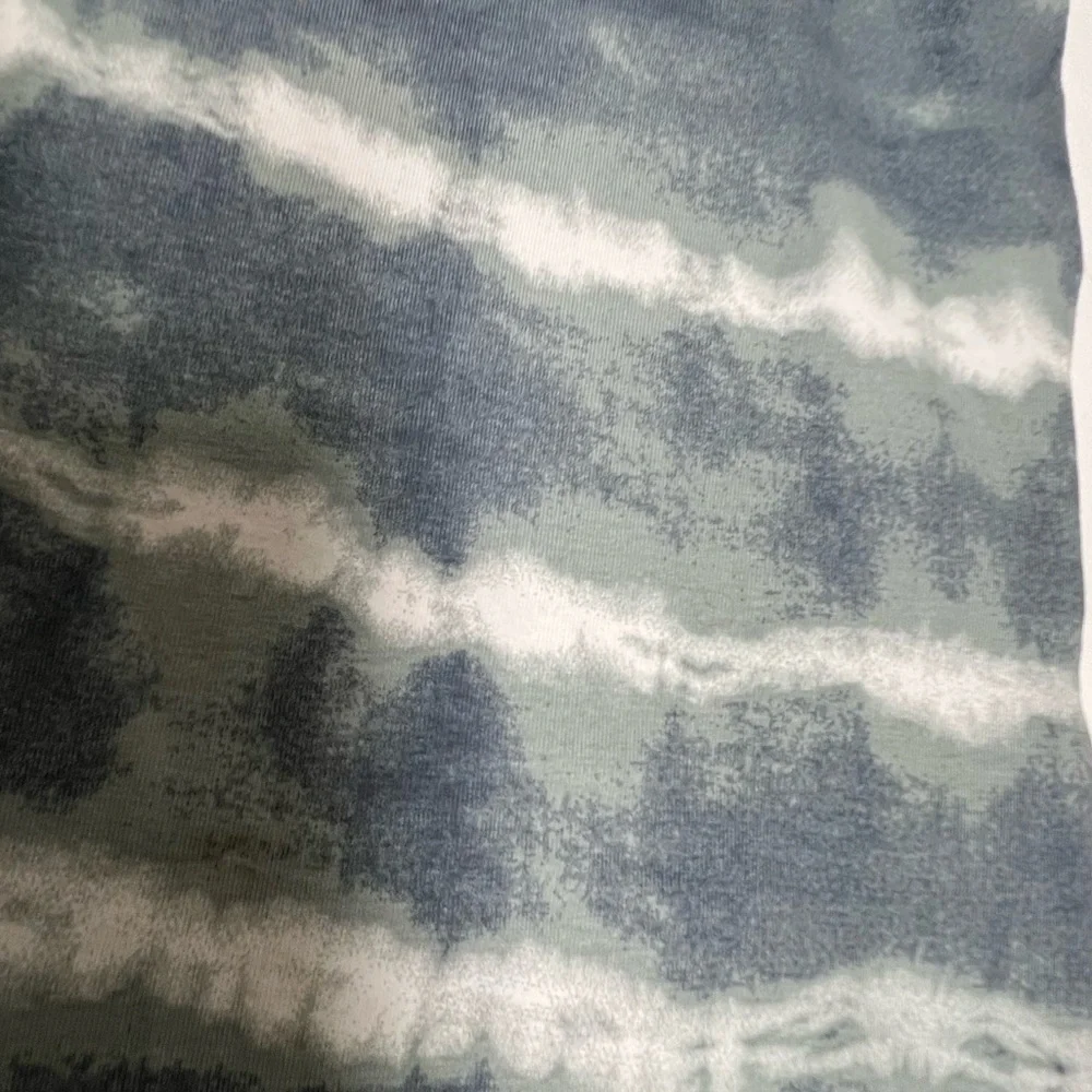 LUCKY BRAND BLUE TIE-DYE TANK TOP.  SIZE XXL - PRETTY MEDIUM SHADES OF BLUE/GRAY